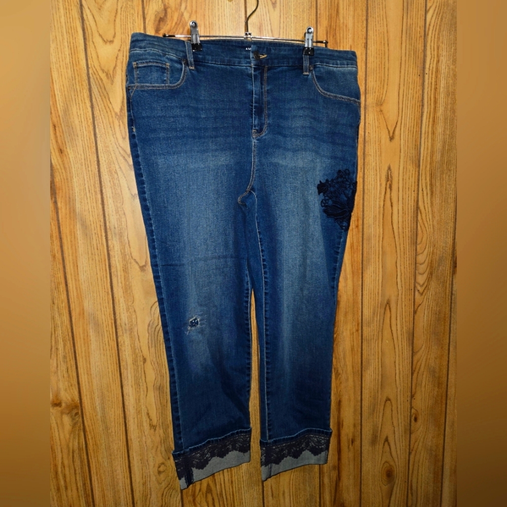 PLATINUM Lace Cuff Ankle Jean Chico's Size 2.5 Excellent Preloved Condition